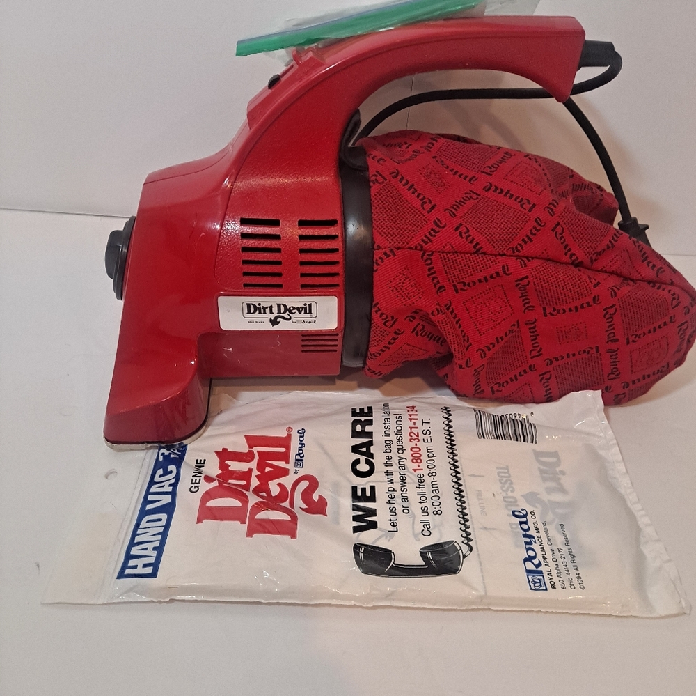 Royal Dirt Devil Model 103 Hand Held Vacuum Cleaner  Red Corded - Tested Working - Picture 2 of 7